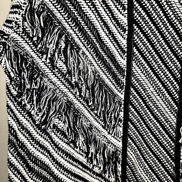 Nine West NWT Classic Black & White Striped Knit Fringe Zip-Up Jacket SIZE SMALL - Picture 6 of 12